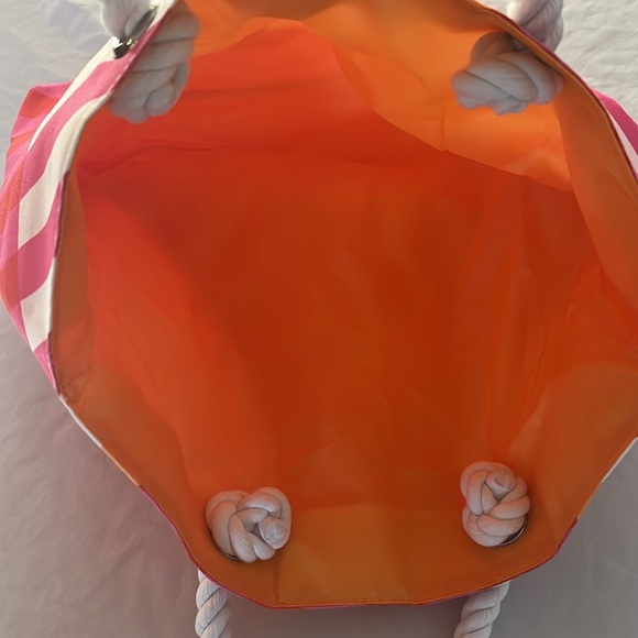 Clinique Beach Tote - Picture 2 of 7